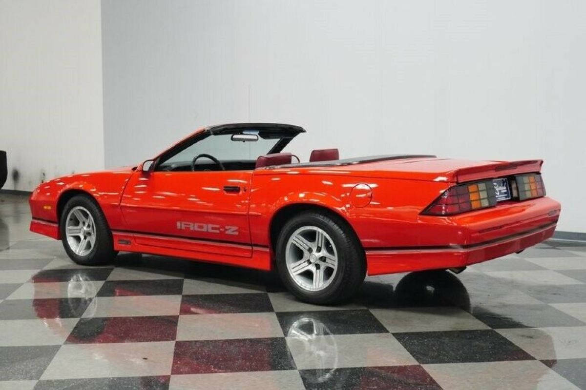 1989 Chevrolet Camaro IROC Z/28 Convertible - photo 9