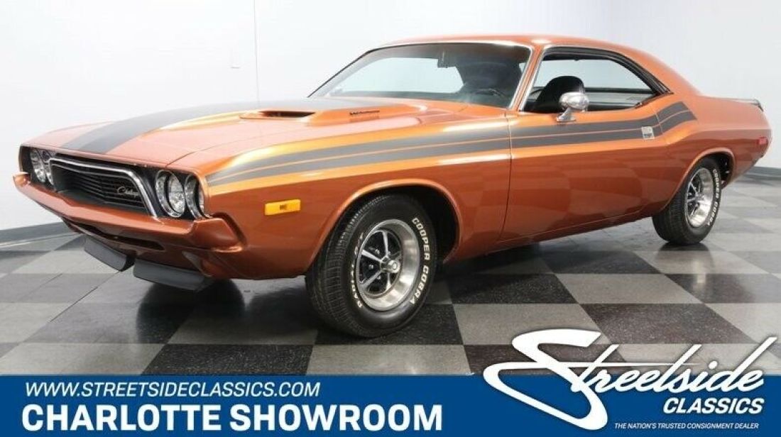 classic vintage MOPAR chrome spoiler black vinyl interior manual transmission 1972 Dodge Challenger Rallye