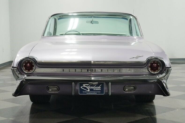 1961 Oldsmobile Eighty-Eight Holiday Coupe - photo 12