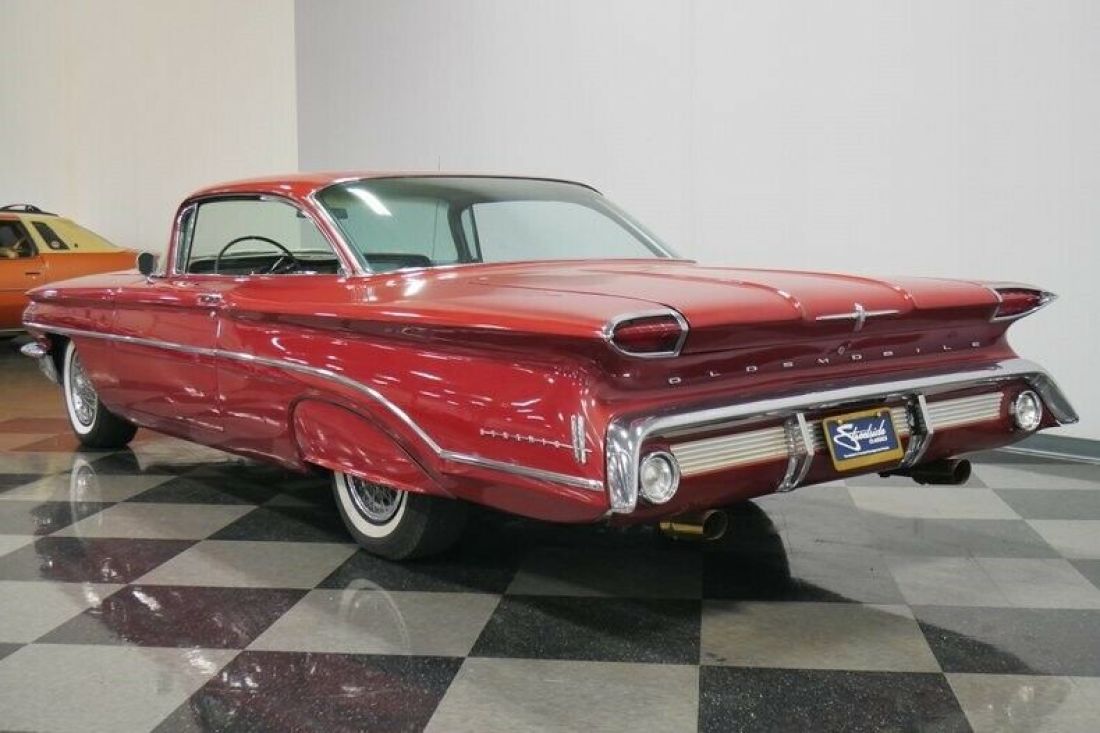 1960 Oldsmobile Eighty-Eight Holiday Coupe - photo 10