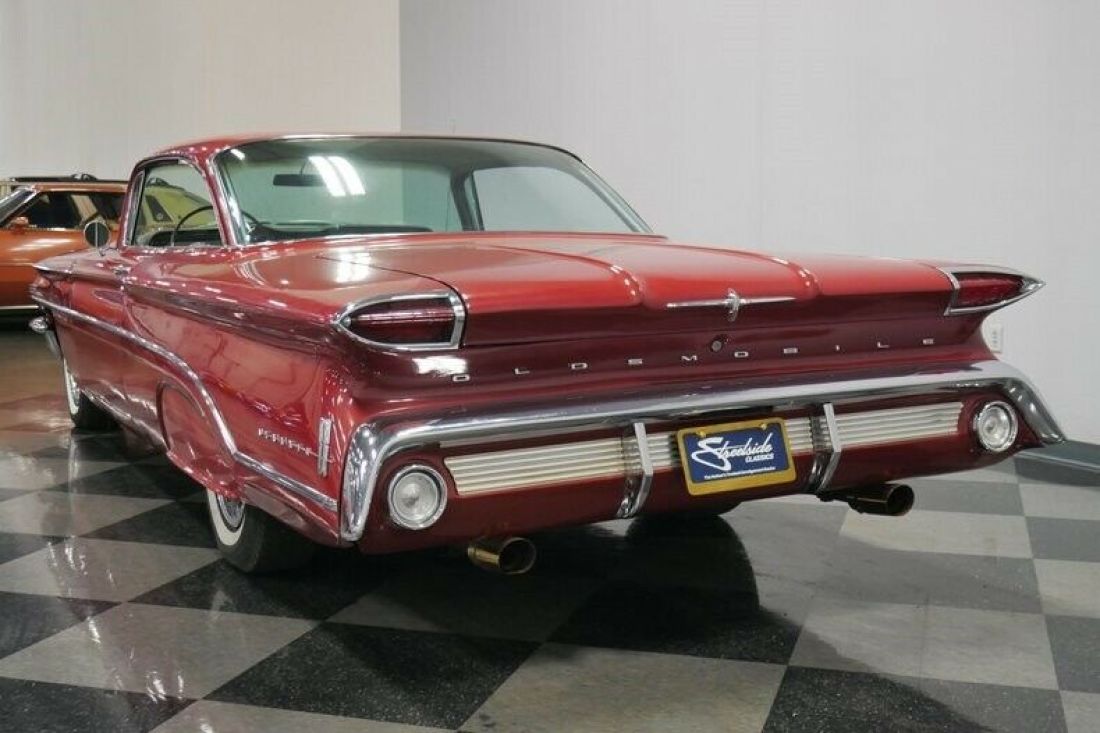 1960 Oldsmobile Eighty-Eight Holiday Coupe - photo 11