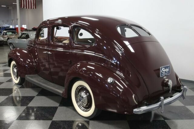 1939 Ford Deluxe Sedan - photo 10