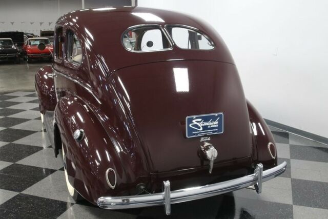 1939 Ford Deluxe Sedan - photo 11