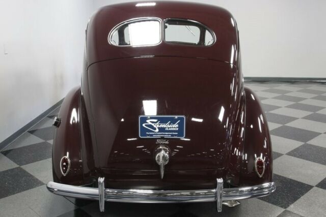 1939 Ford Deluxe Sedan - photo 12