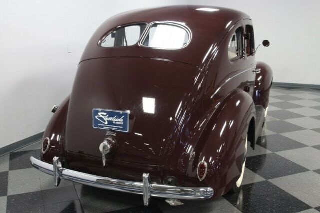1939 Ford Deluxe Sedan - photo 13