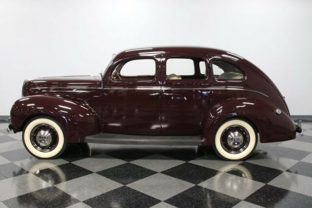 1939 Ford Deluxe Sedan - photo 8