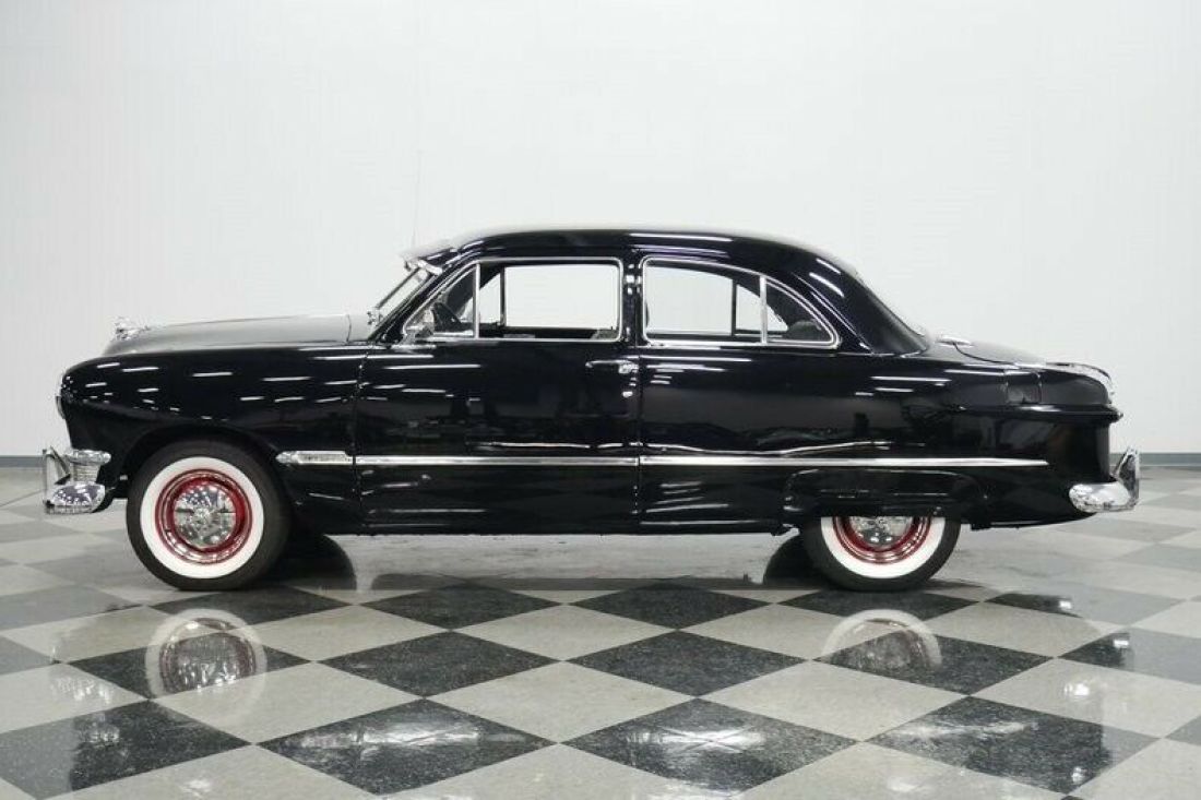 1950 Ford Tudor Sedan - photo 3