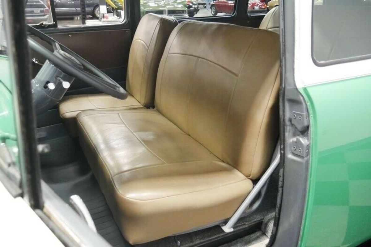 1951 Chevrolet Suburban Carryall - photo 5