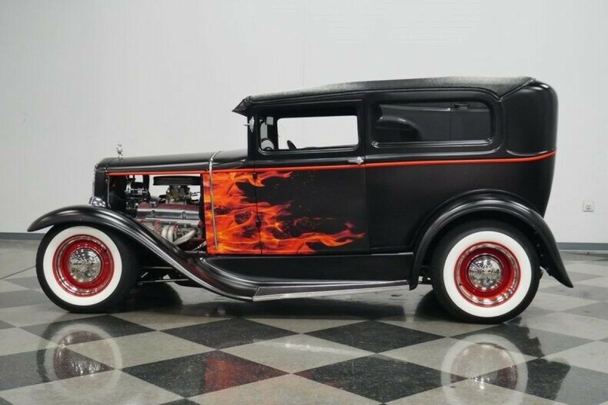 1931 Ford Model A Deluxe Tudor - photo 3