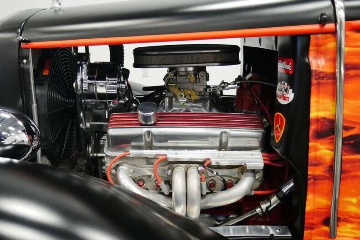 1931 Ford Model A Deluxe Tudor - photo 4