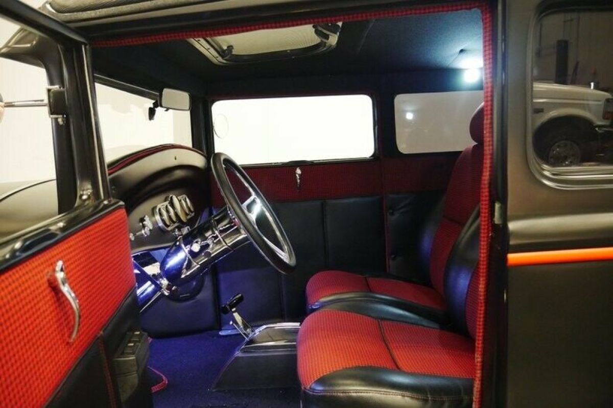 1931 Ford Model A Deluxe Tudor - photo 5
