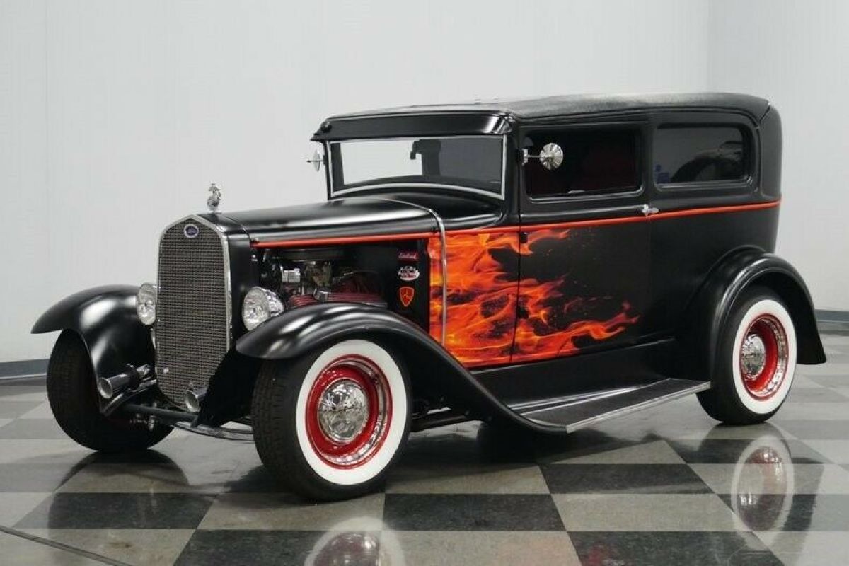 1931 Ford Model A Deluxe Tudor - photo 6