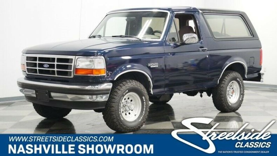 Classic vintage SUV 4x4 Bronco Eddie Bauer Edition 1993 Ford Bronco 4X4 Eddie Bauer