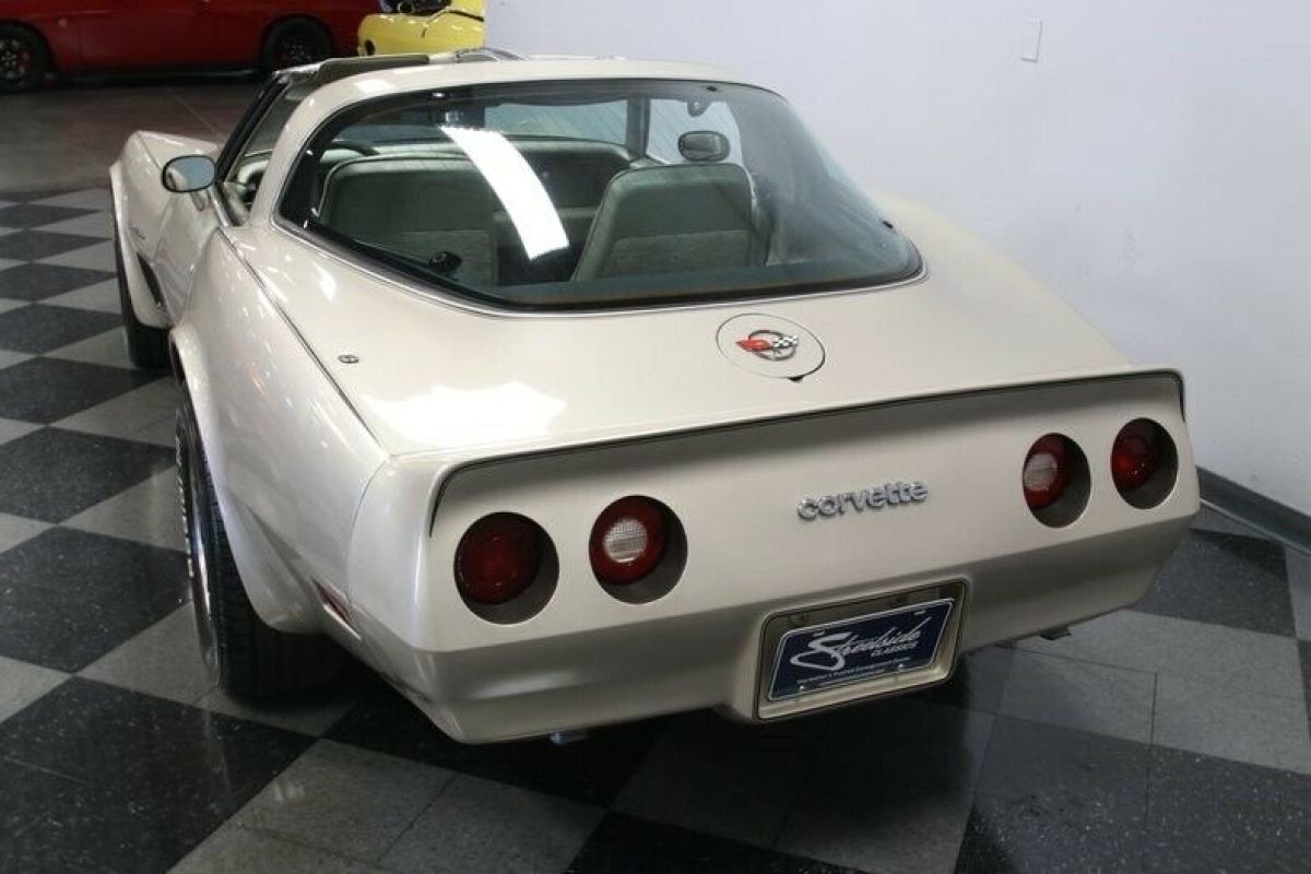 1982 Chevrolet Corvette Collector Edition - photo 11
