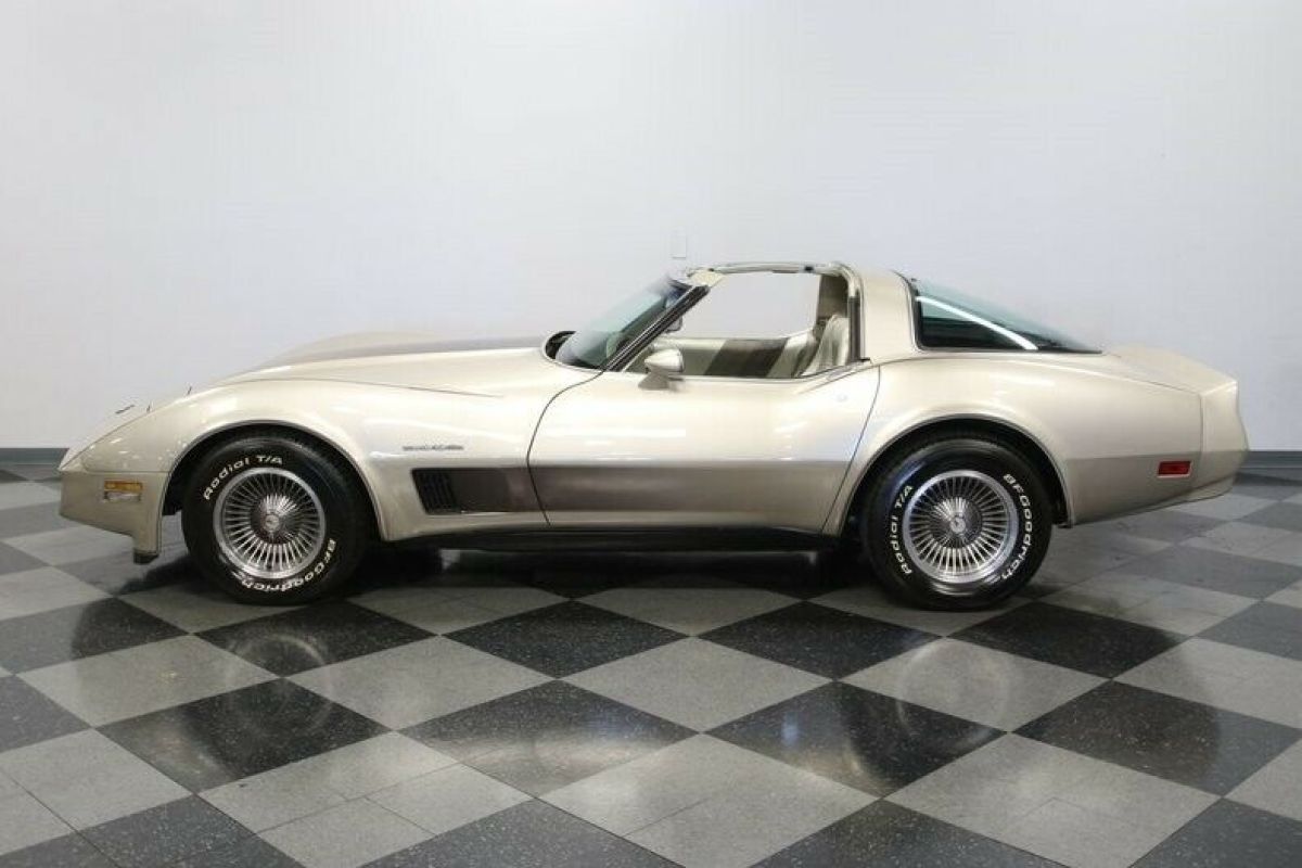 1982 Chevrolet Corvette Collector Edition - photo 4