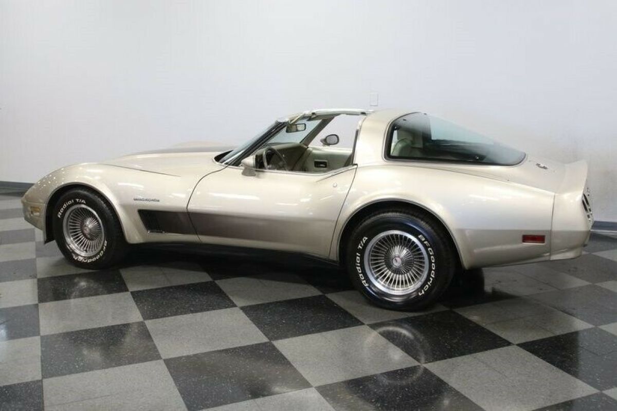 1982 Chevrolet Corvette Collector Edition - photo 9