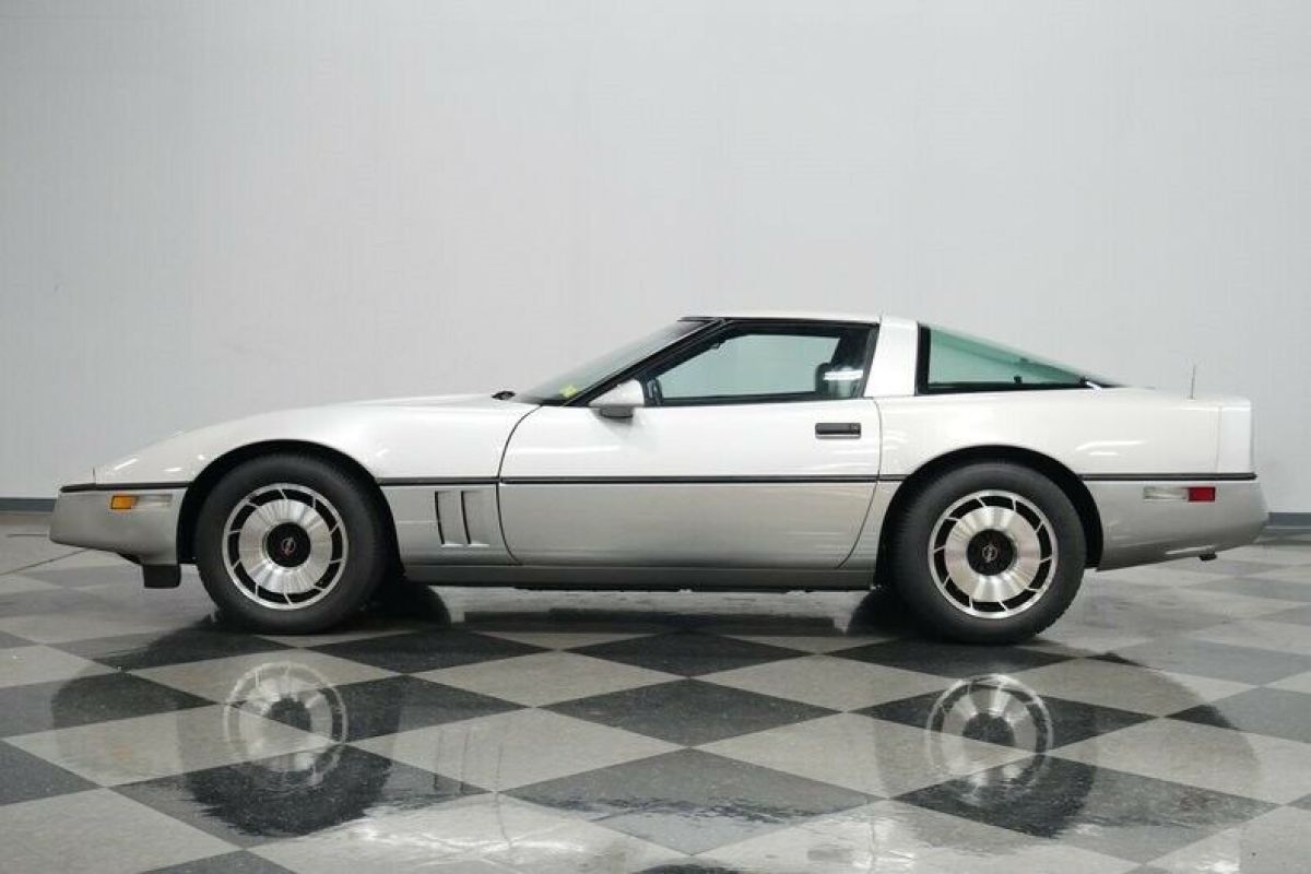 1984 Chevrolet Corvette - photo 3