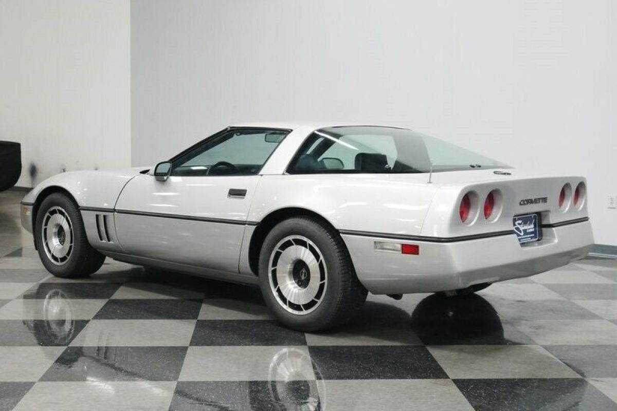 1984 Chevrolet Corvette - photo 9