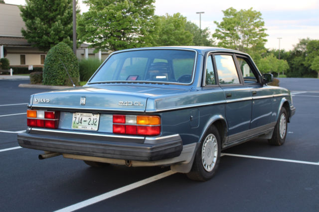 1987 Volvo 240 - photo 9