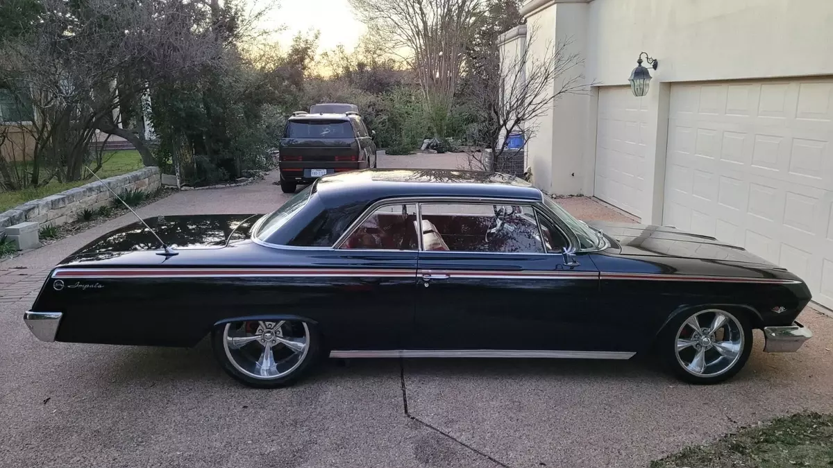 Clean 1962 Chevrolet Impala. Title in hand. 1962 Chevrolet Impala