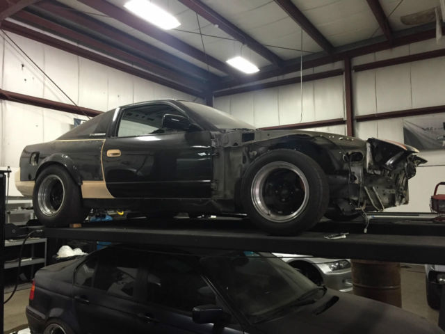 Clean 240SX with many extras! Carbon Fiber front end, carbon doors, carbon hatch 1993 Nissan 240SX