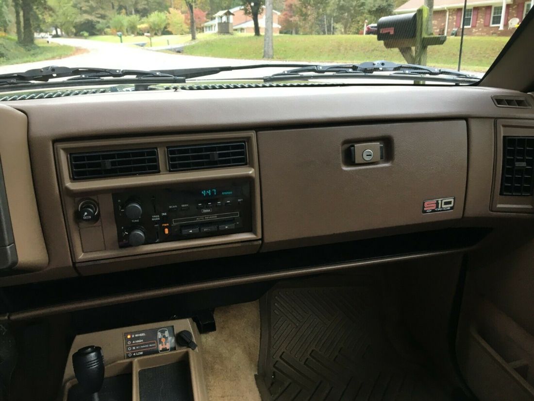 1993 Chevrolet S-10 base - photo 3