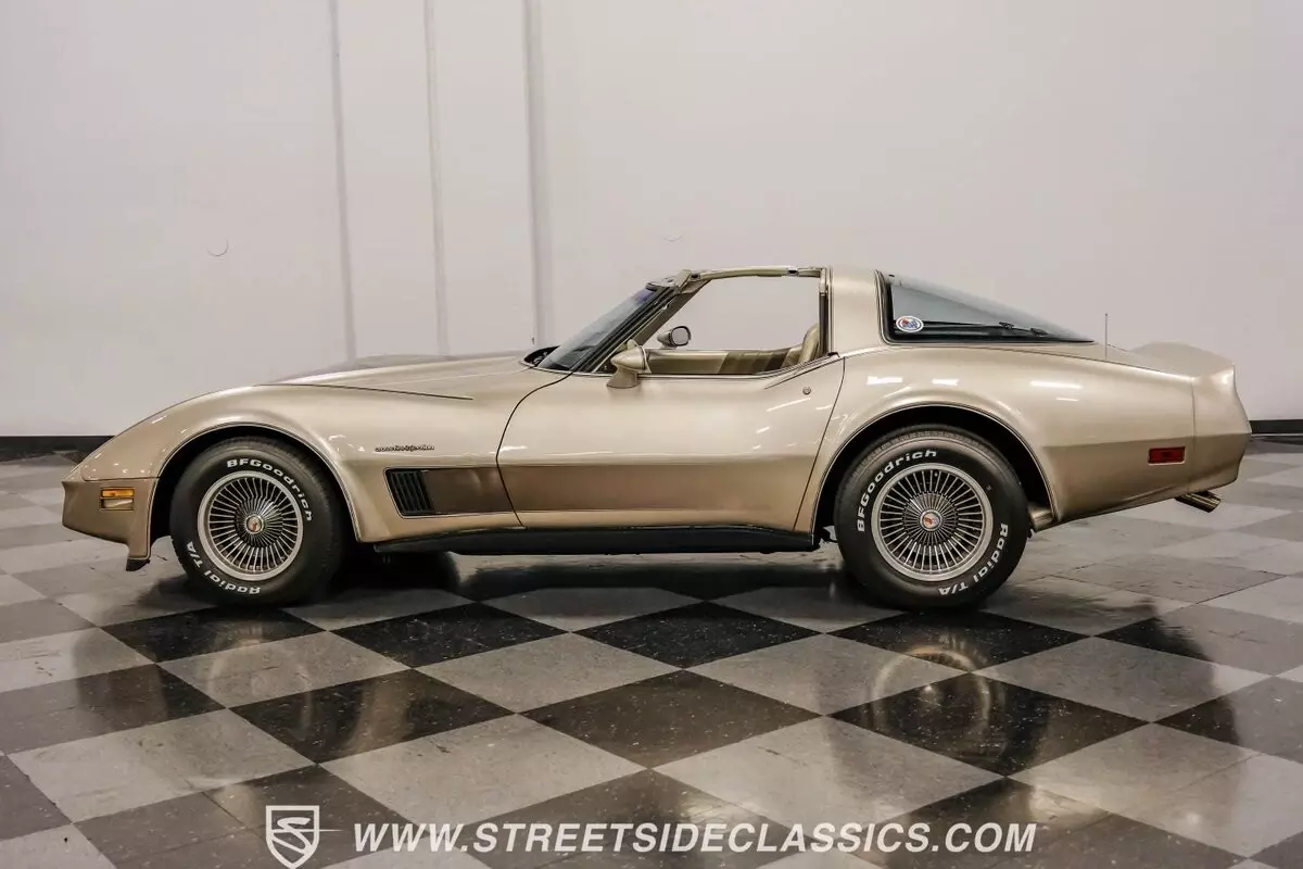 1982 Chevrolet Corvette Collector Edition - photo 3