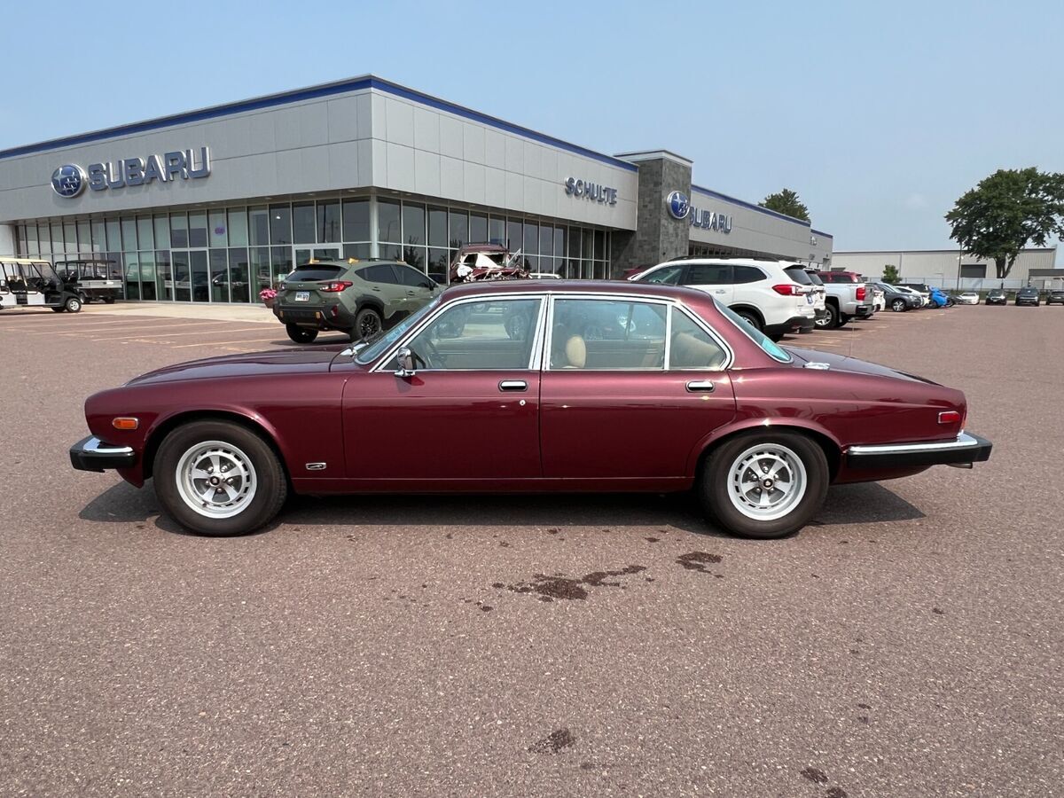 1986 Jaguar XJ6 - photo 2