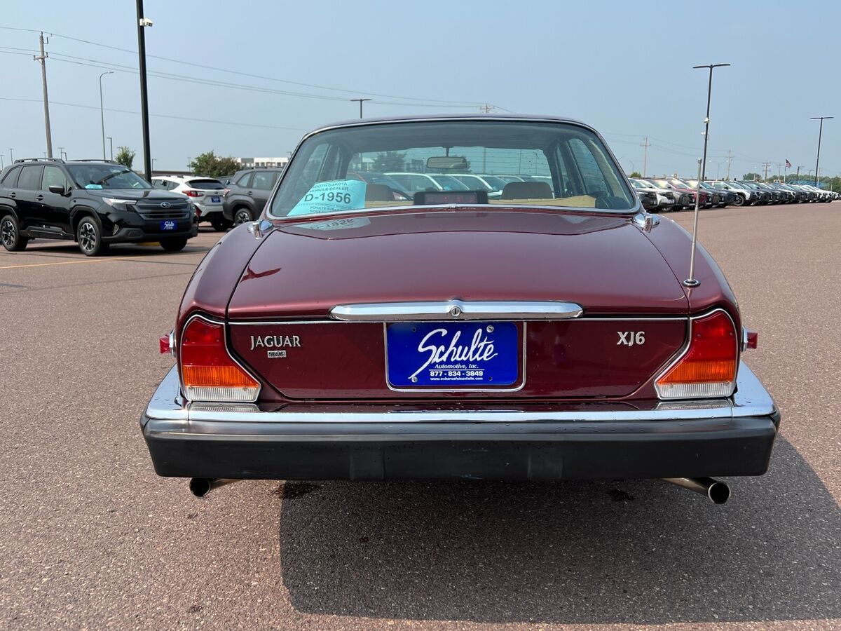 1986 Jaguar XJ6 - photo 3