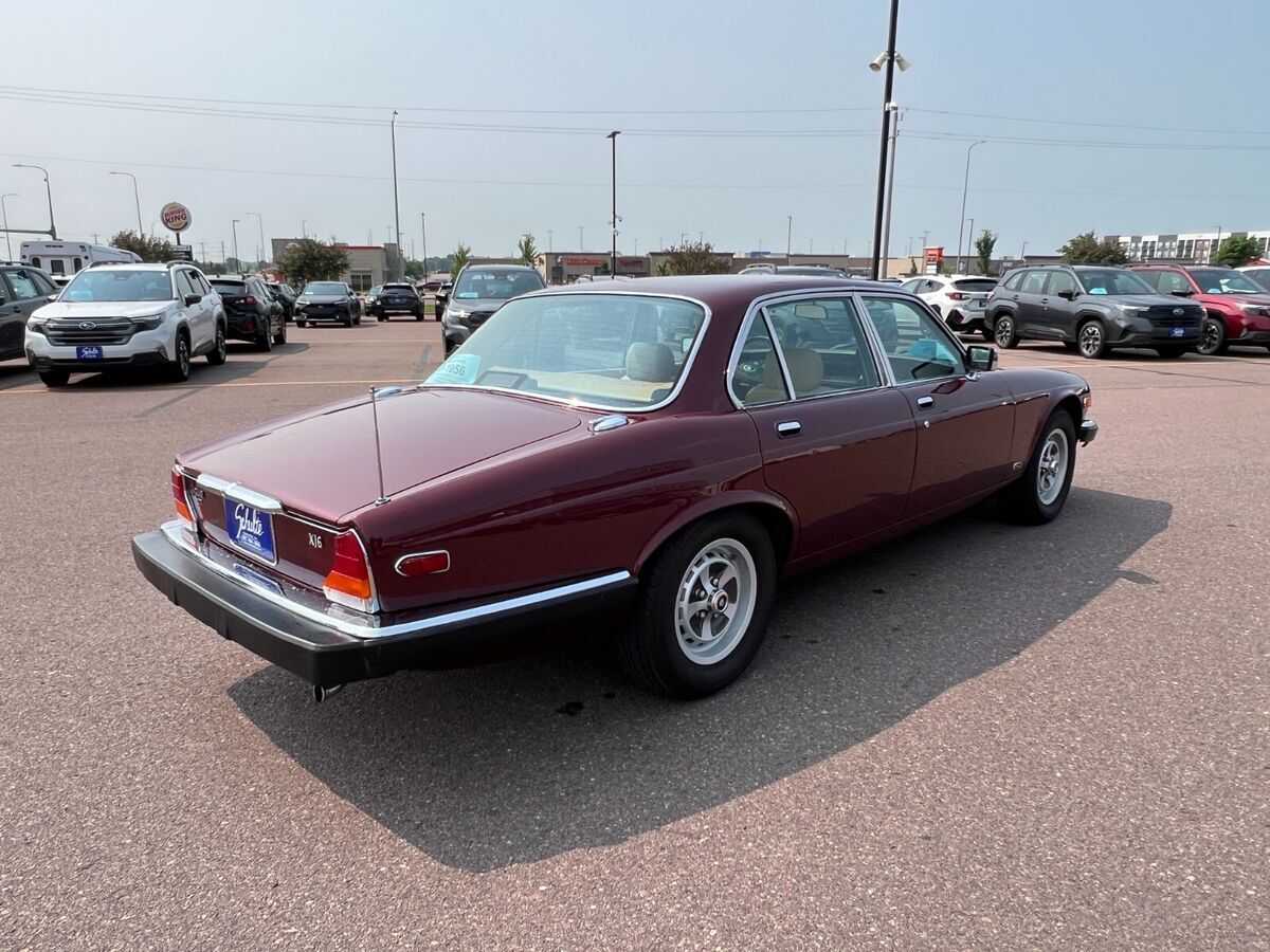 1986 Jaguar XJ6 - photo 4