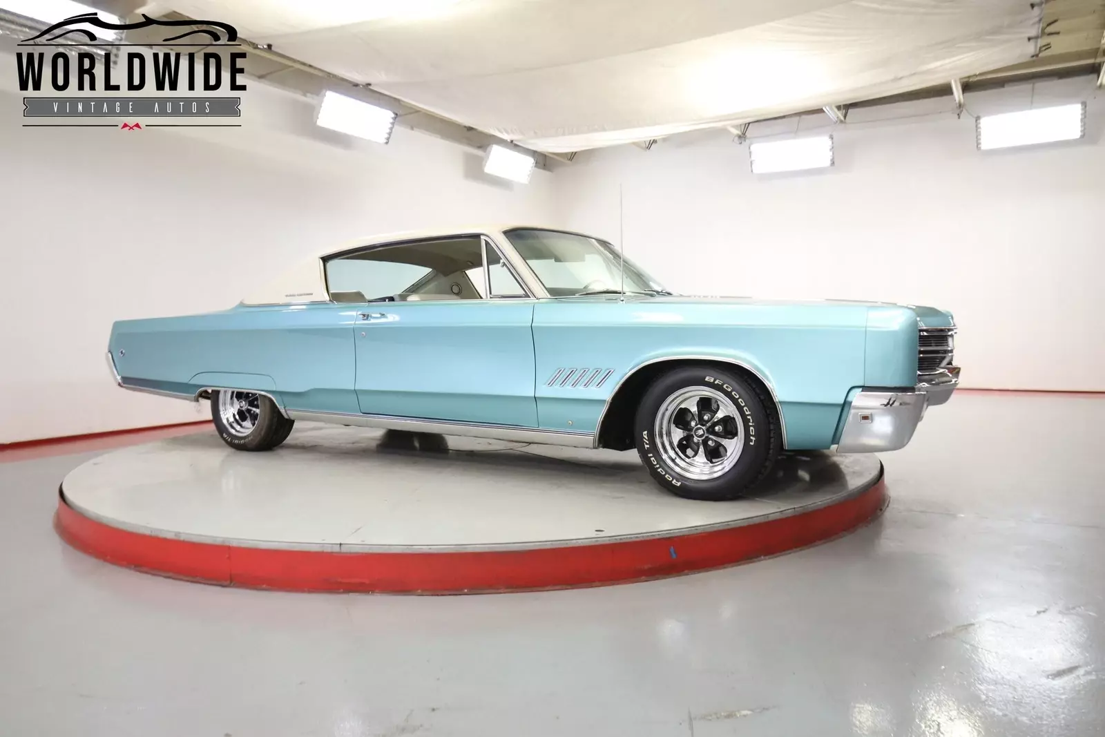 1968 Chrysler 300 - photo 2