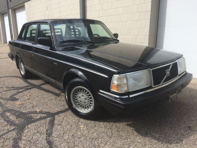 Clean and solid awesome running 5 speed Volvo 240 93 low miles 1993 Volvo 240