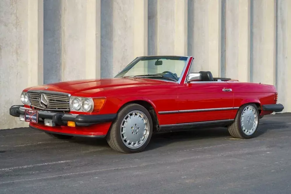 Clean Auto Check! Showing two previous owners! 1988 Mercedes-Benz 560 SL Convertible