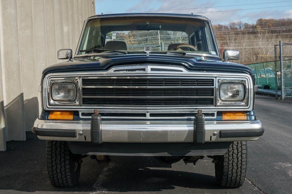 1988 Jeep Grand Wagoneer 4dr Wagon - photo 2