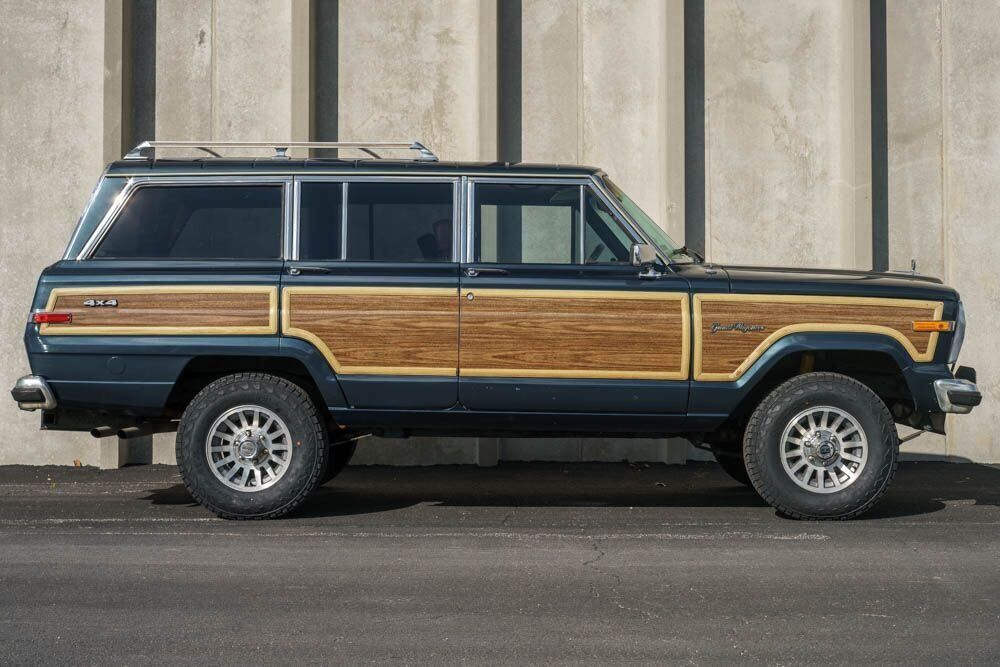 1988 Jeep Grand Wagoneer 4dr Wagon - photo 3