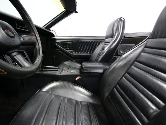 1987 Chevrolet Camaro IROC Z/28 Convertible - photo 4