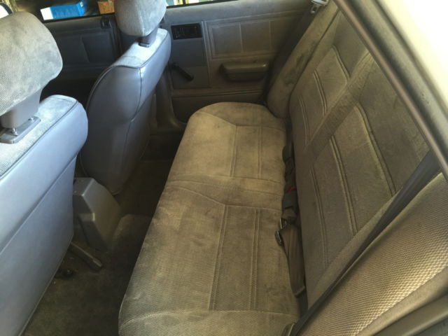 1994 Dodge Shadow 4 door - photo 7