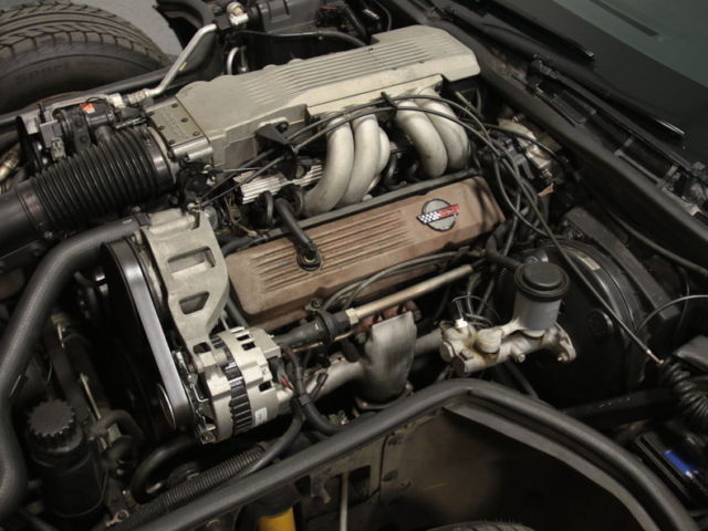 1986 Chevrolet Corvette Base Hatchback 2-Door - photo 4
