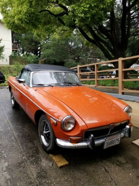 1974 MG MGB ROADSTER - photo 2