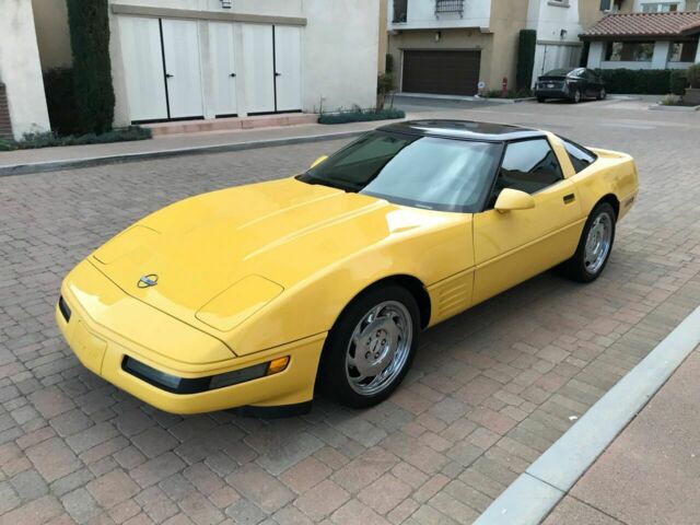 1992 Chevrolet Corvette Yellow on Black Interior - photo 10
