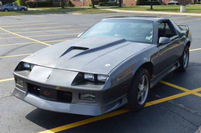 1990 Chevrolet Camaro - photo 2