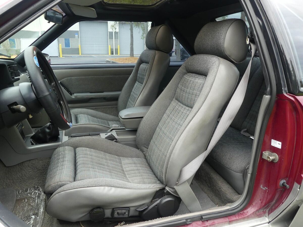1988 Ford Mustang GT - photo 4