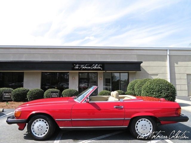 CLEAN CARFAX CERTIFIED! VERY PRISTINE MERCEDES-BENZ 560SL! COLLECTOR QUALITY! 1989 Mercedes-Benz SL-Class