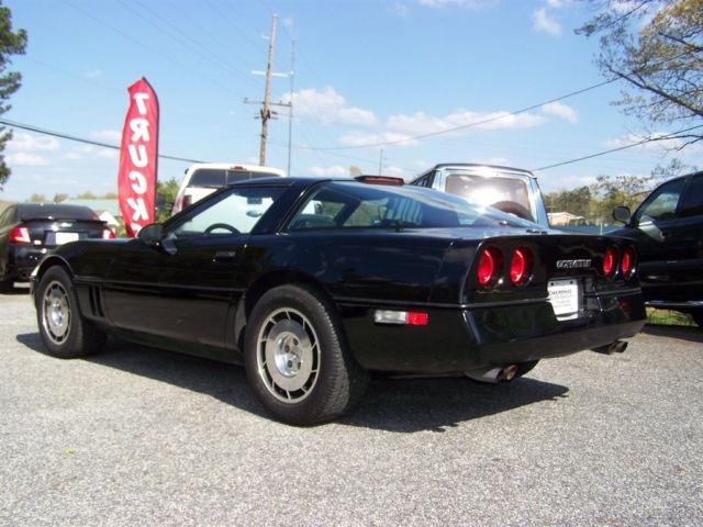 1986 Chevrolet Corvette 37K PREMIUM COUPE GLASS TARGA ROOF ALL STOCK NICE TIGHT UNIT - photo 2