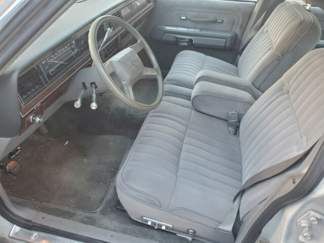 1987 Ford Crown Victoria LTD - photo 5