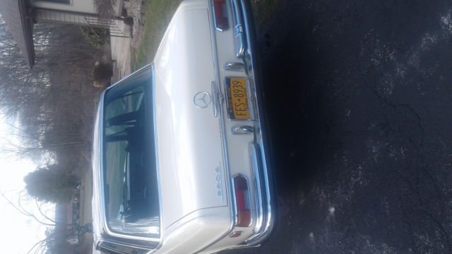 1971 Mercedes-Benz 200-Series - photo 6