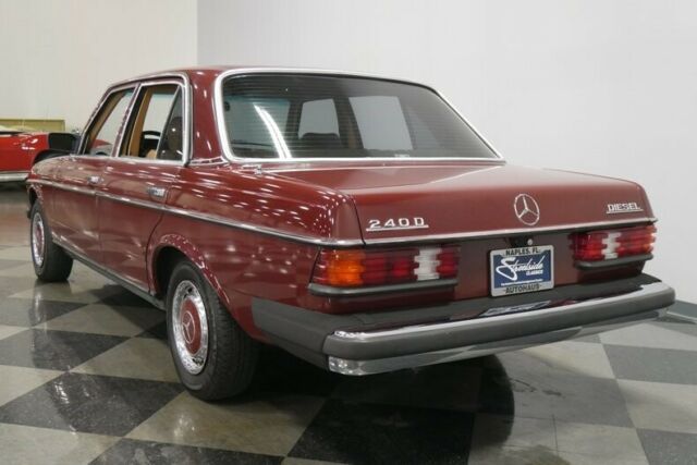 1983 Mercedes-Benz 200-Series -- - photo 10