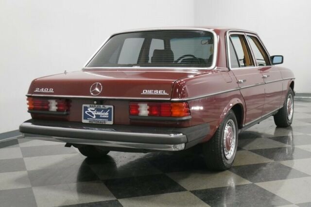 1983 Mercedes-Benz 200-Series -- - photo 13