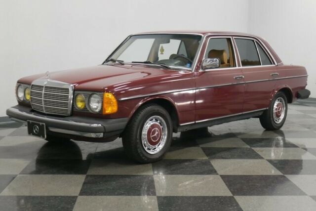 1983 Mercedes-Benz 200-Series -- - photo 6