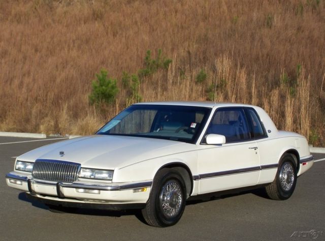 CLEAN ORIGINAL ENTRY LEVEL COLLECTOR LEATHER A REGAL REATTA COUPE 2 DOOR SISTER 1990 Buick Riviera PREMIUM SOUTHERN PEARL WHITE COLD AC 3800 V6 FUEL INJECTION
